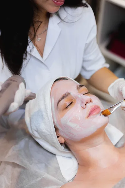 Salon kosmetyczny i barber z programem lojalnościowym Squizi